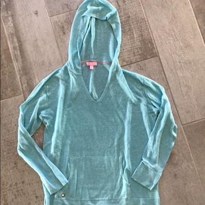 NWOT Lilly Cassi Pullover size Small